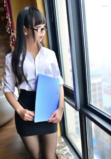 打烊后只剩两个人的沙龙免费观看