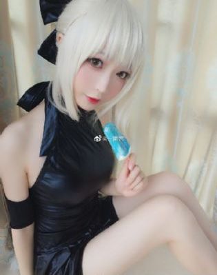 万茜军中乐园