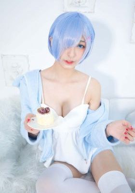 90后小伙酷似刀郎被要合影